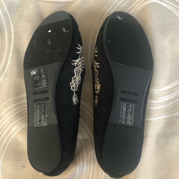 Forever 21 Black Flats Size 6 - Picture 3 of 7